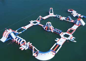 Jeux gonflables aquatiques des Vannades